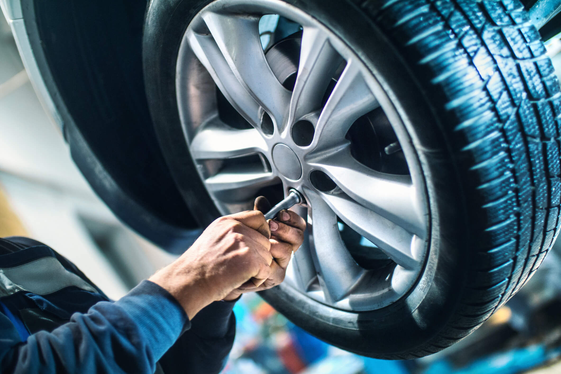 How Do You Know When You Need Tire Repair or Replacement?